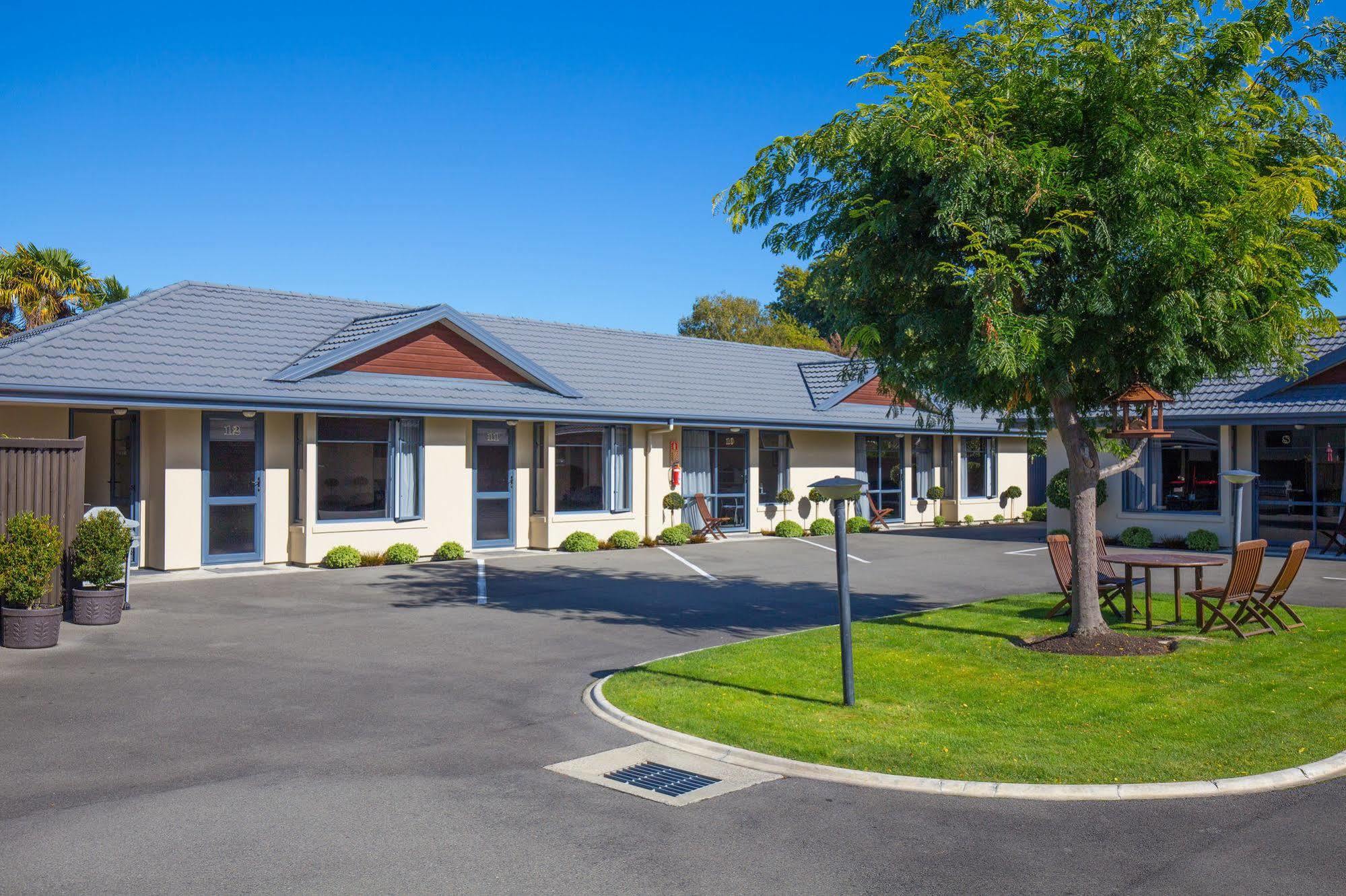 Centre Court Motel Blenheim Bagian luar foto