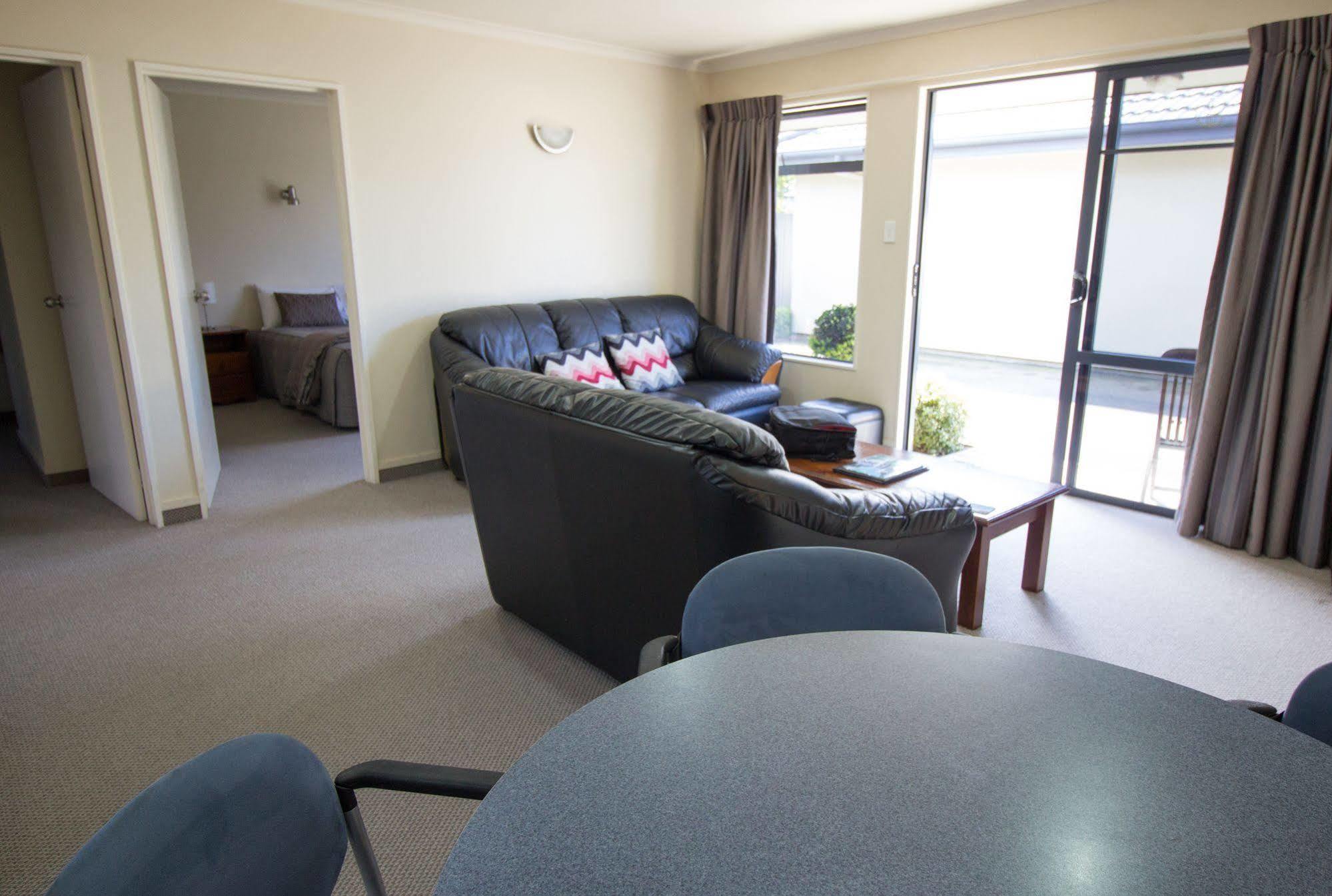 Centre Court Motel Blenheim Bagian luar foto